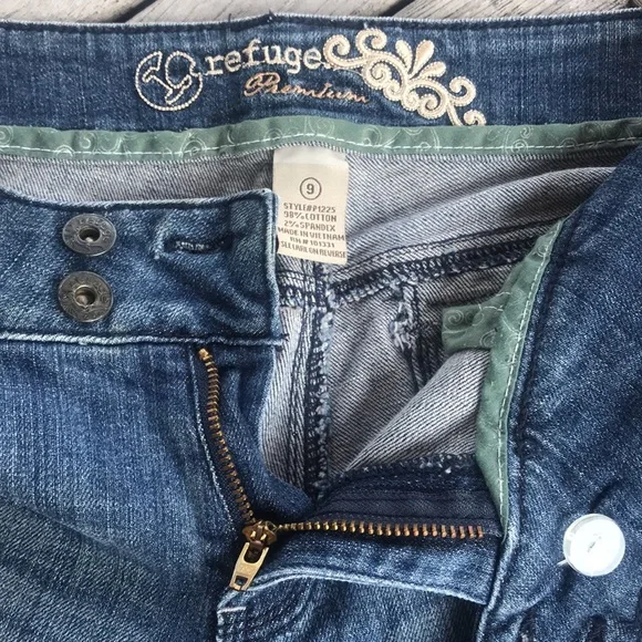 Refuge Premium Long Jean Shorts Size 9 - Picture 3 of 12